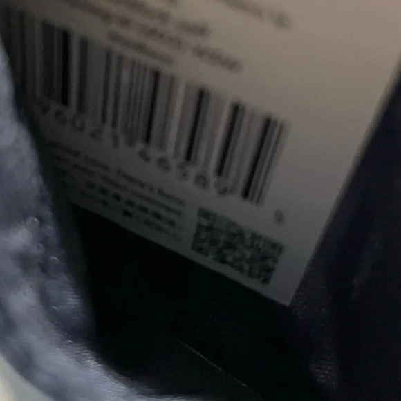 Kate Spade Madison small slim card holder size 4.08” W X 3.04” H X 0.4” D - Picture 2 of 16